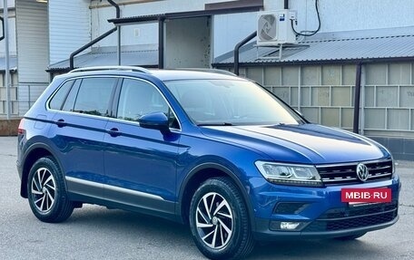 Volkswagen Tiguan II, 2018 год, 2 300 000 рублей, 2 фотография