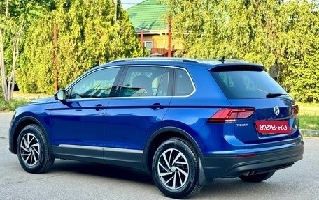 Volkswagen Tiguan II, 2018 год, 2 300 000 рублей, 3 фотография