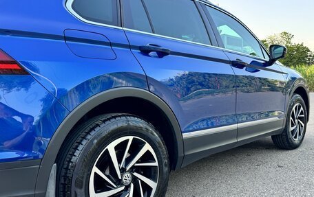 Volkswagen Tiguan II, 2018 год, 2 300 000 рублей, 10 фотография