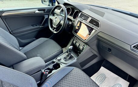 Volkswagen Tiguan II, 2018 год, 2 300 000 рублей, 18 фотография