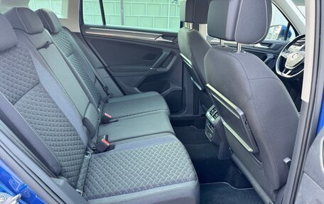Volkswagen Tiguan II, 2018 год, 2 300 000 рублей, 24 фотография
