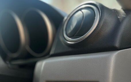 Mazda Axela, 2005 год, 520 000 рублей, 11 фотография