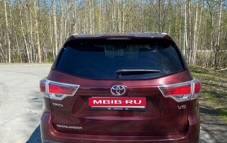 Toyota Highlander III, 2015 год, 3 800 000 рублей, 2 фотография