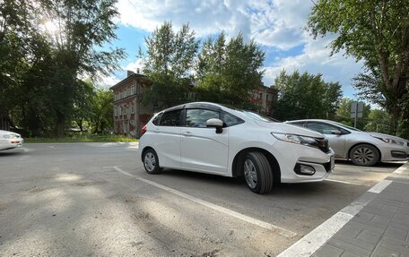 Honda Fit III, 2019 год, 1 500 000 рублей, 11 фотография