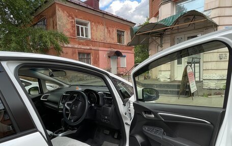 Honda Fit III, 2019 год, 1 500 000 рублей, 7 фотография
