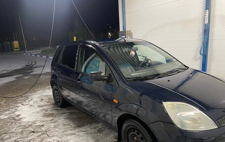Ford Fiesta, 2005 год, 300 000 рублей, 3 фотография