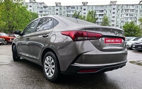 Hyundai Solaris II рестайлинг, 2022 год, 1 300 000 рублей, 5 фотография