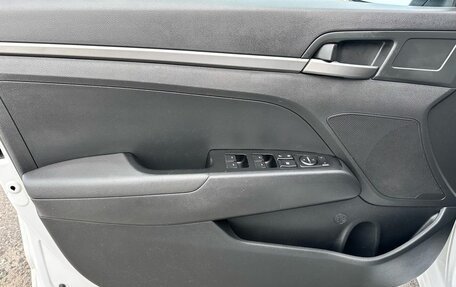 Hyundai Elantra VI рестайлинг, 2017 год, 1 400 000 рублей, 11 фотография