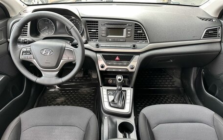 Hyundai Elantra VI рестайлинг, 2017 год, 1 400 000 рублей, 13 фотография