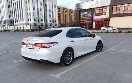 Toyota Camry, 2018 год, 2 650 000 рублей, 3 фотография