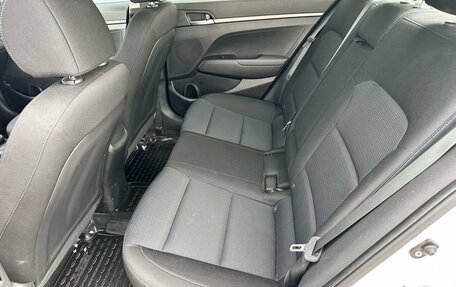 Hyundai Elantra VI рестайлинг, 2017 год, 1 400 000 рублей, 24 фотография