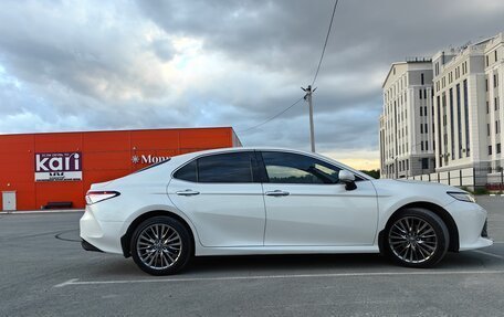 Toyota Camry, 2018 год, 2 650 000 рублей, 11 фотография
