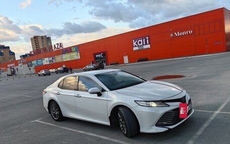 Toyota Camry, 2018 год, 2 650 000 рублей, 8 фотография