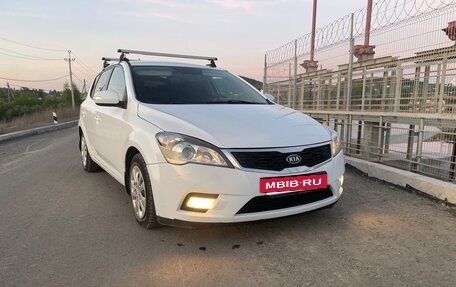 KIA cee'd I рестайлинг, 2011 год, 660 000 рублей, 2 фотография