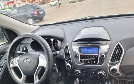 Hyundai ix35 I рестайлинг, 2012 год, 1 010 000 рублей, 13 фотография