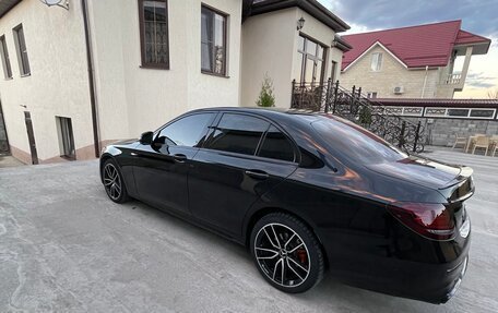 Mercedes-Benz E-Класс, 2019 год, 3 500 000 рублей, 6 фотография
