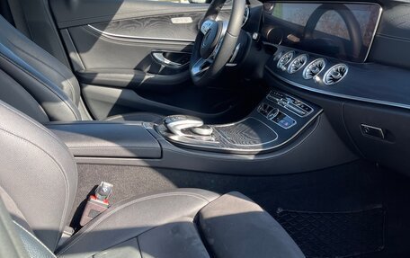 Mercedes-Benz E-Класс, 2019 год, 3 500 000 рублей, 13 фотография