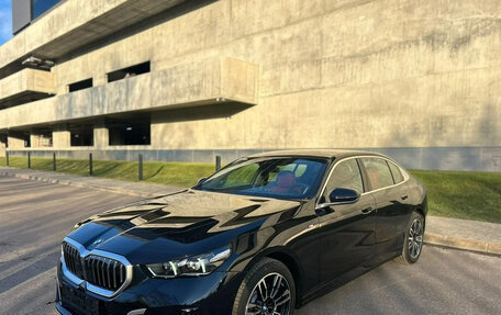 BMW 5 серия, 2025 год, 8 200 000 рублей, 1 фотография
