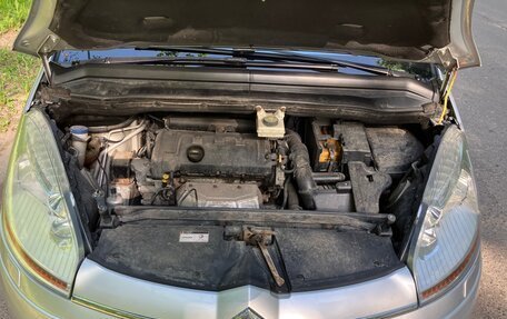 Citroen C4 Picasso II рестайлинг, 2010 год, 595 000 рублей, 20 фотография