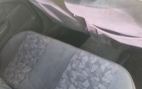 Toyota Avensis III рестайлинг, 1998 год, 255 000 рублей, 5 фотография
