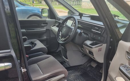 Honda Stepwgn IV, 2015 год, 1 750 000 рублей, 12 фотография