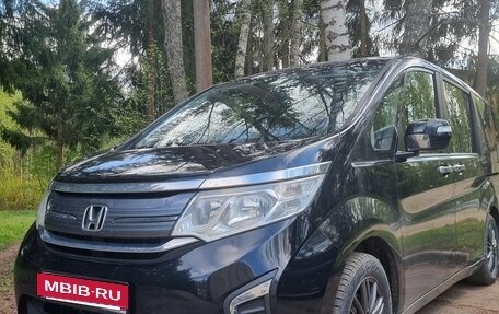Honda Stepwgn IV, 2015 год, 1 750 000 рублей, 2 фотография