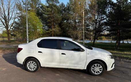 Renault Logan II, 2018 год, 795 000 рублей, 4 фотография