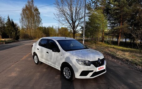 Renault Logan II, 2018 год, 795 000 рублей, 3 фотография