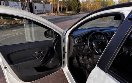 Renault Logan II, 2018 год, 795 000 рублей, 11 фотография