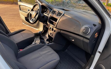 Renault Logan II, 2018 год, 795 000 рублей, 17 фотография
