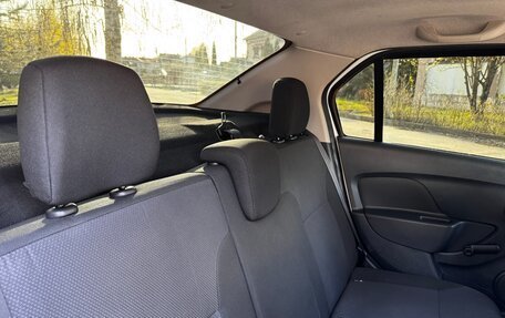 Renault Logan II, 2018 год, 795 000 рублей, 18 фотография