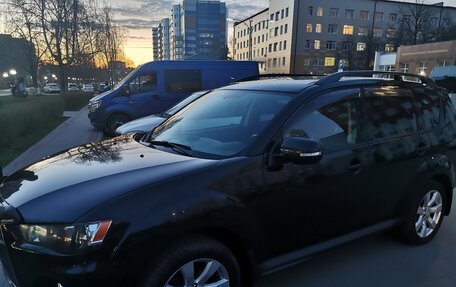 Mitsubishi Outlander III рестайлинг 3, 2010 год, 1 350 000 рублей, 4 фотография