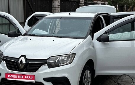 Renault Logan II, 2018 год, 795 000 рублей, 20 фотография