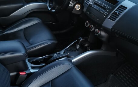 Mitsubishi Outlander III рестайлинг 3, 2010 год, 1 350 000 рублей, 9 фотография