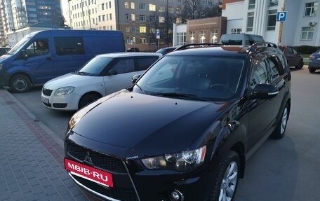 Mitsubishi Outlander III рестайлинг 3, 2010 год, 1 350 000 рублей, 3 фотография