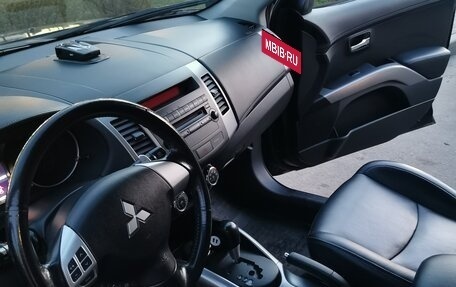 Mitsubishi Outlander III рестайлинг 3, 2010 год, 1 350 000 рублей, 8 фотография