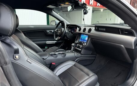 Ford Mustang VI рестайлинг, 2022 год, 4 500 000 рублей, 6 фотография