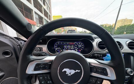 Ford Mustang VI рестайлинг, 2022 год, 4 500 000 рублей, 10 фотография