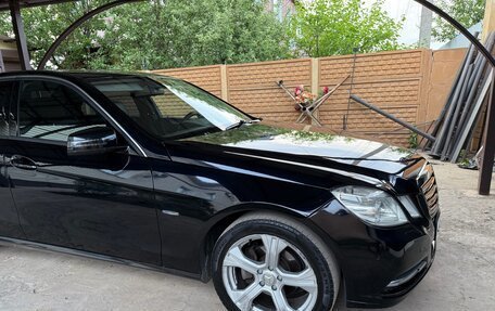 Mercedes-Benz E-Класс, 2011 год, 1 275 000 рублей, 1 фотография