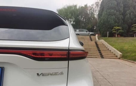 Toyota Venza, 2022 год, 2 420 000 рублей, 5 фотография