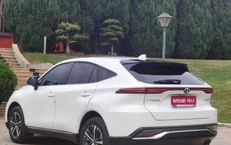 Toyota Venza, 2022 год, 2 420 000 рублей, 3 фотография