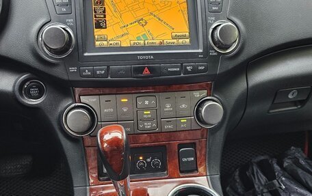 Toyota Highlander III, 2010 год, 1 830 000 рублей, 5 фотография