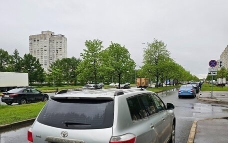 Toyota Highlander III, 2010 год, 1 830 000 рублей, 3 фотография