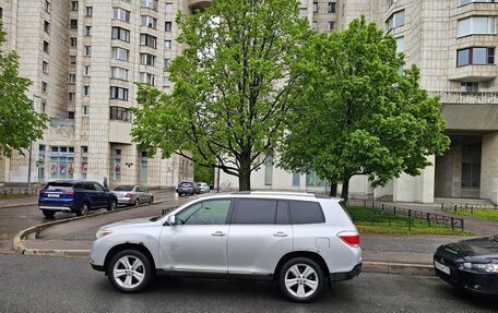 Toyota Highlander III, 2010 год, 1 830 000 рублей, 9 фотография