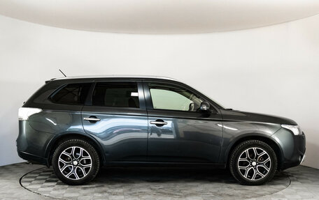 Mitsubishi Outlander III рестайлинг 3, 2014 год, 1 499 000 рублей, 4 фотография