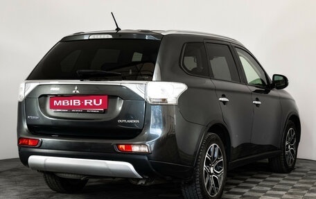 Mitsubishi Outlander III рестайлинг 3, 2014 год, 1 499 000 рублей, 5 фотография