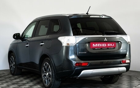 Mitsubishi Outlander III рестайлинг 3, 2014 год, 1 499 000 рублей, 7 фотография