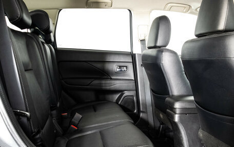 Mitsubishi Outlander III рестайлинг 3, 2014 год, 1 499 000 рублей, 14 фотография