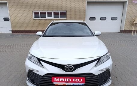 Toyota Camry, 2021 год, 3 180 000 рублей, 7 фотография