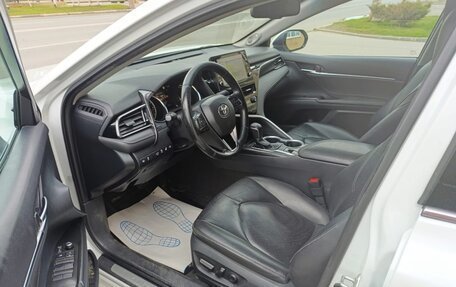 Toyota Camry, 2021 год, 3 180 000 рублей, 13 фотография